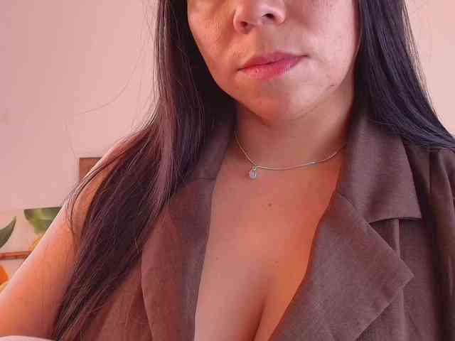 NahiaValentina webcam