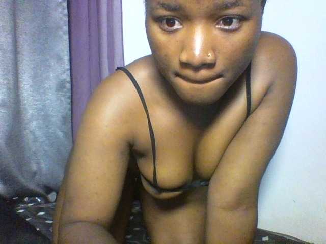 Brieb's BongaCams show and profile