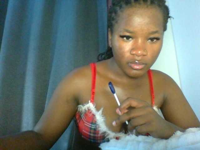 Brieb's BongaCams show and profile