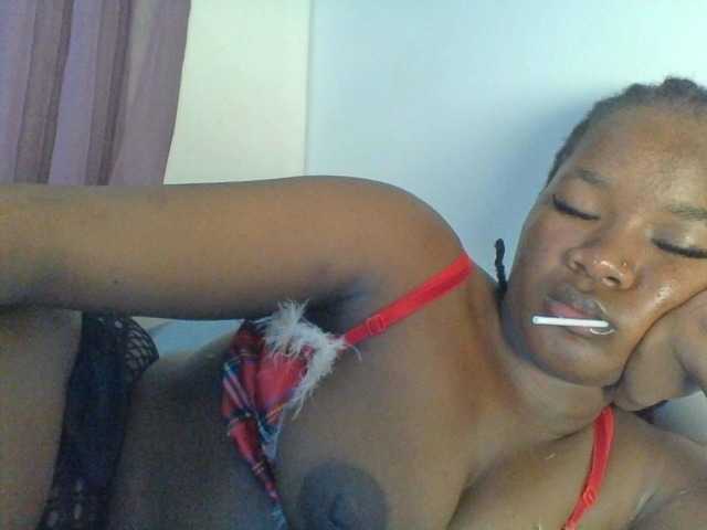 Brieb's BongaCams show and profile