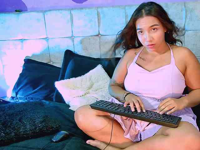 Big-Sharlotte webcam