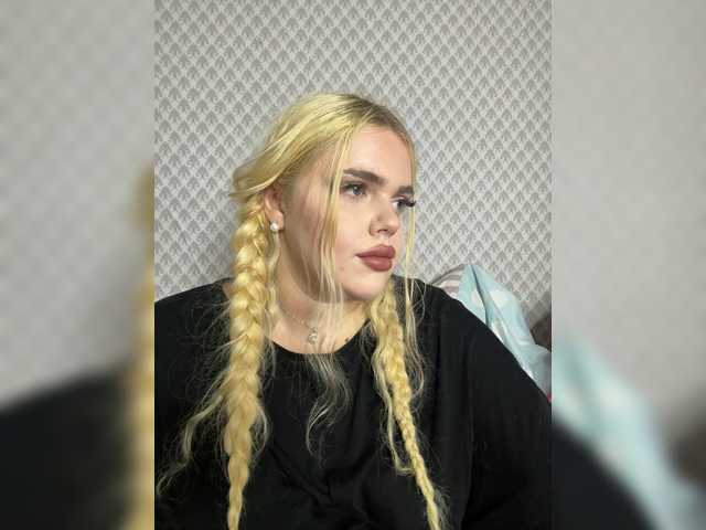 VXETU live webcam show