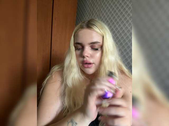 VXETU live webcam show