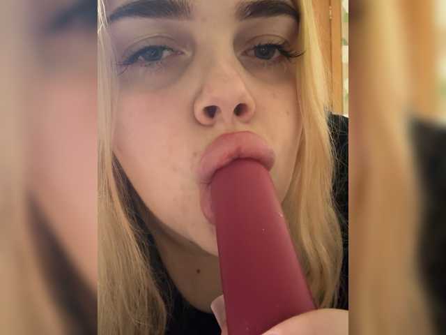 VXETU's BongaCams show and profile