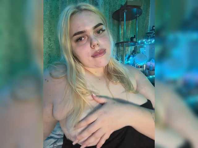 VXETU live cam on BongaCams