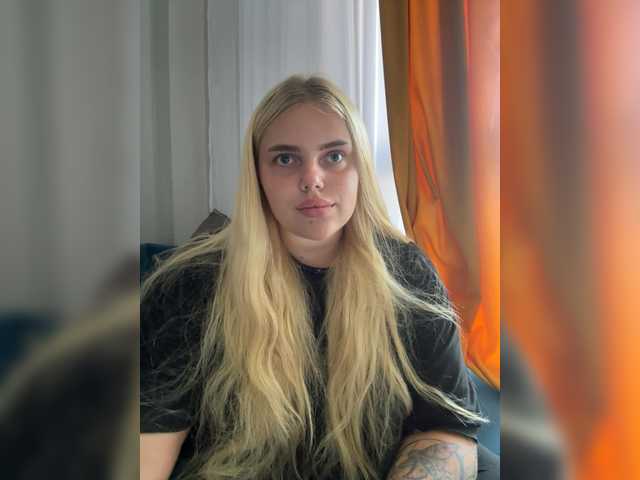 le modèle VXETU est en webcam porno dans un show sur le site bongacams, il possède les tags suivants: White/Caucasian,Blonde,Shaved