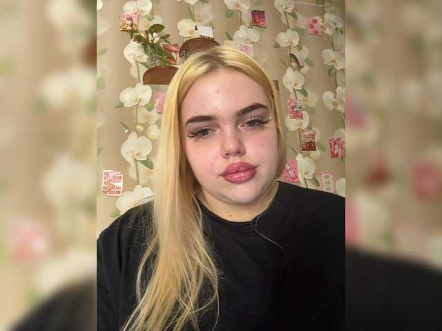 le modèle VXETU est en webcam porno dans un show sur le site bongacams, il possède les tags suivants: White/Caucasian,Blonde,Shaved