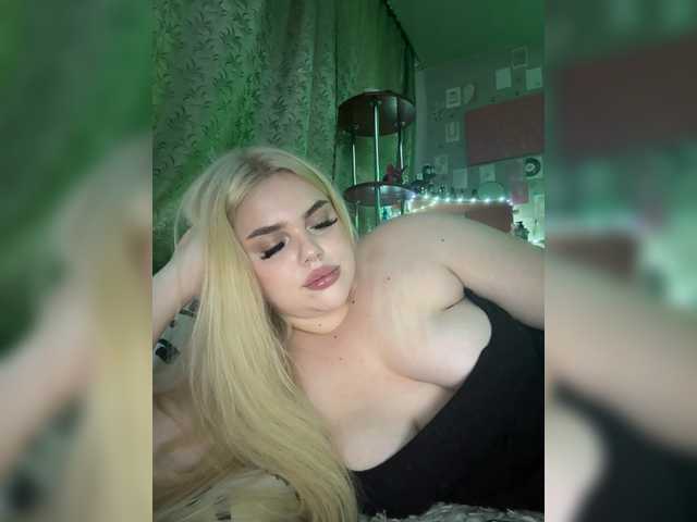 VXETU live cam on BongaCams