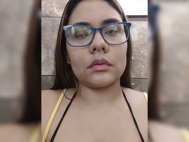 AlannaRousse live cam on UnifiedCams