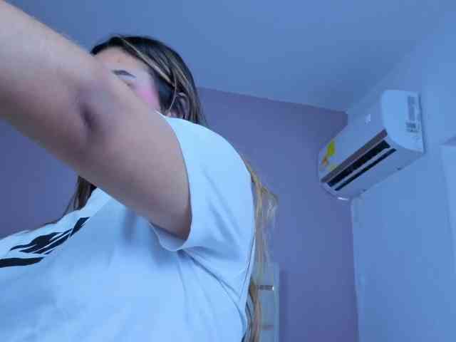 AlannaRousse webcam