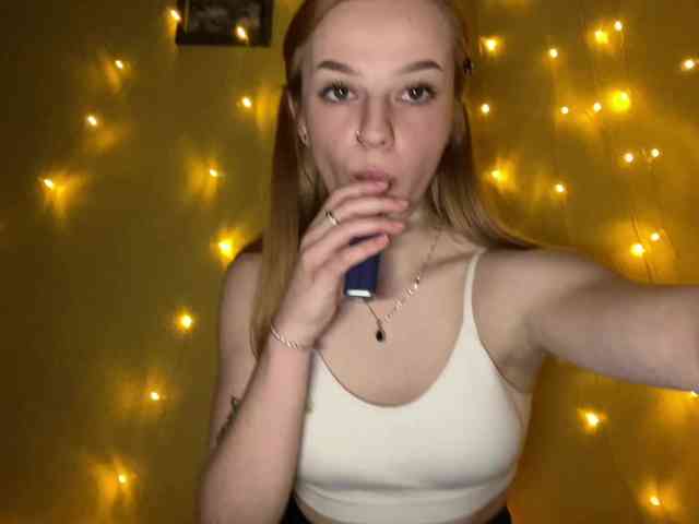 EvaKapnist - Girl 