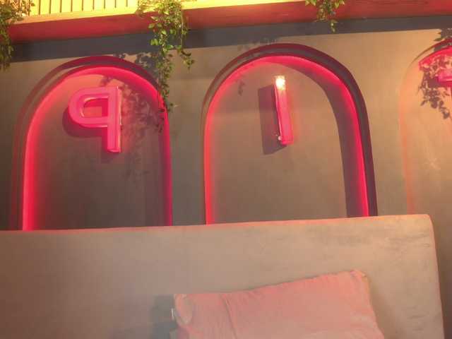 LiliCox live cam on BongaCams