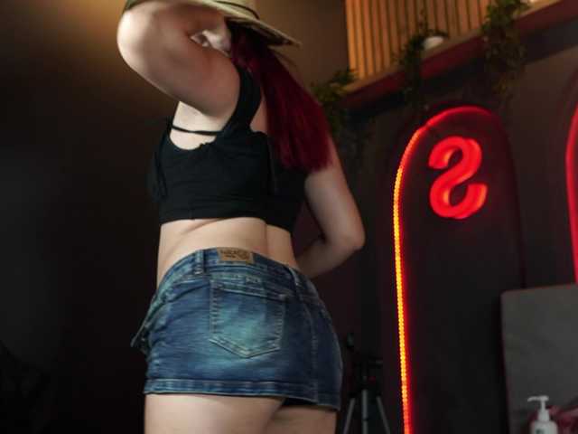 LiliCox live cam on BongaCams