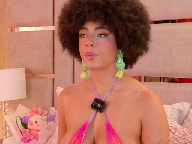 EvaHills live cam on BongaCams