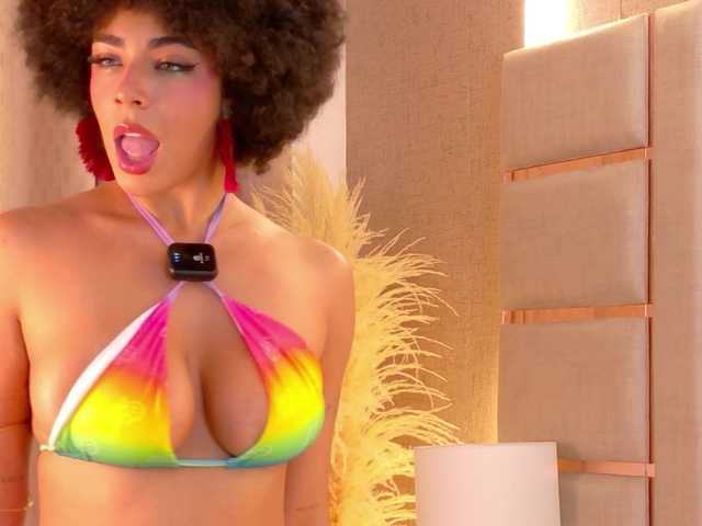 EvaHills live webcam show
