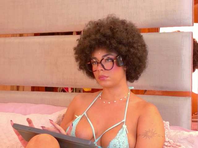 EvaHills live cam on BongaCams