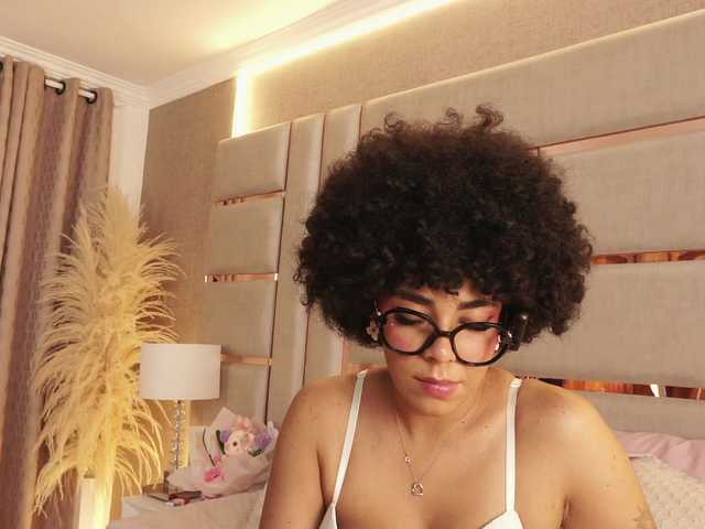 EvaHills live cam on BongaCams