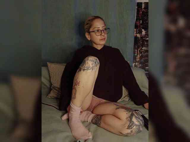 Model: AngelVelvet