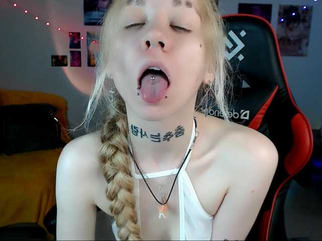 Nica-Kawaii live cam on BongaCams