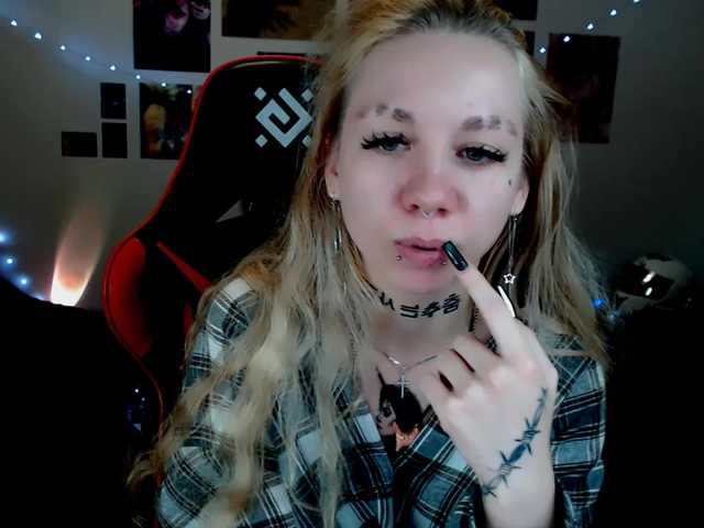 Nica-Kawaii live cam on BongaCams