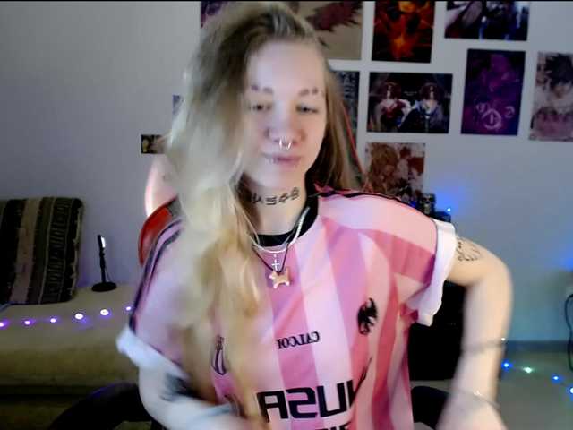 Nica-Kawaii live cam on BongaCams
