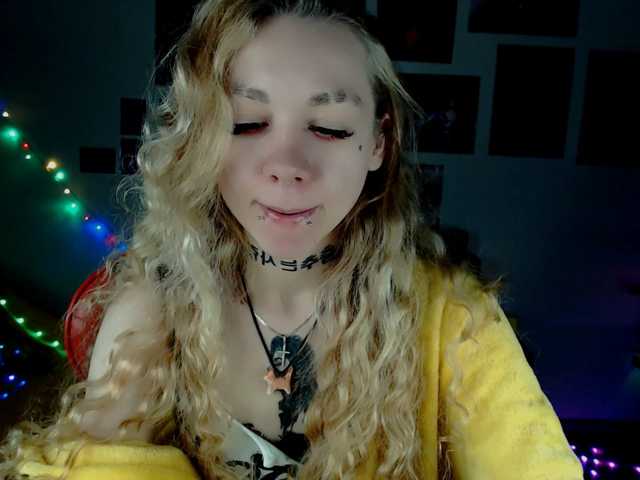 Nica-Kawaii live cam on BongaCams