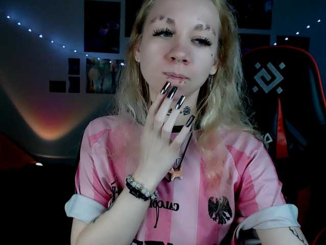 Nica-Kawaii live cam on BongaCams