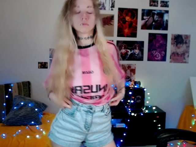 Nica-Kawaii live cam on BongaCams