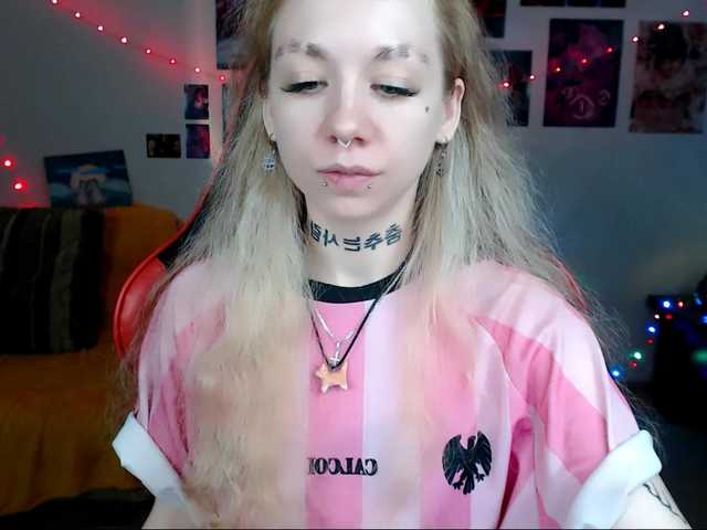 Nica-Kawaii live cam on BongaCams