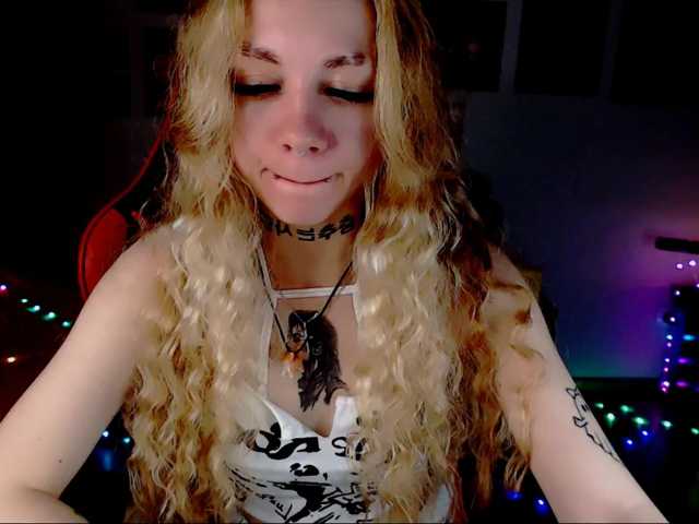 Nica-Kawaii live cam on BongaCams