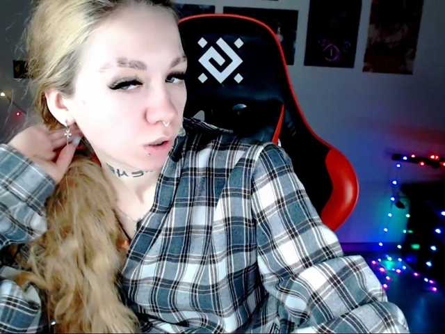 Nica-Kawaii live cam on BongaCams