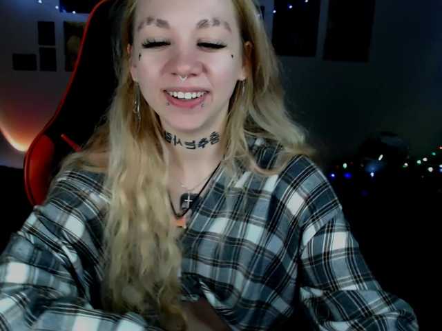 Nica-Kawaii live cam on BongaCams