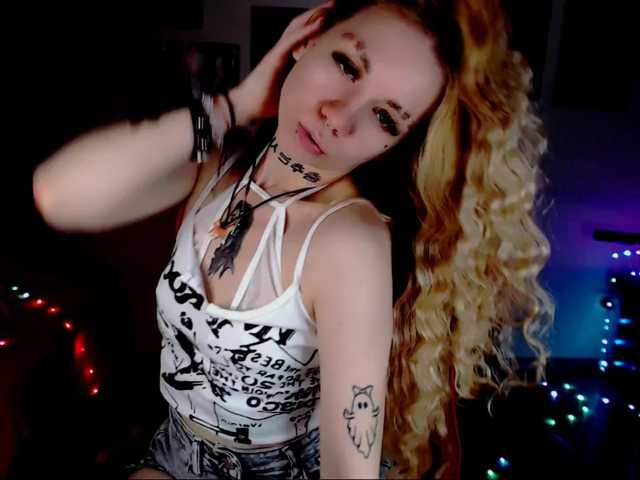 Nica-Kawaii live cam on BongaCams