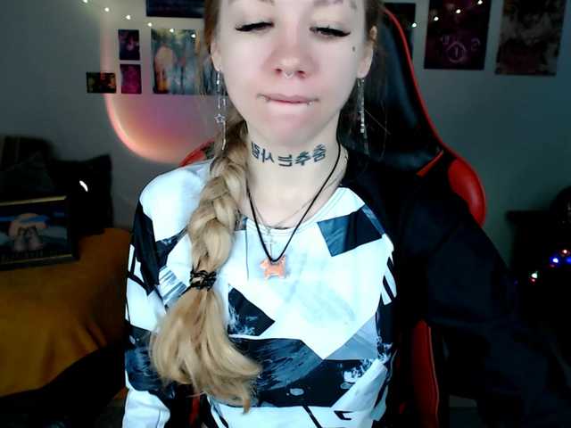 Nica-Kawaii live cam on BongaCams