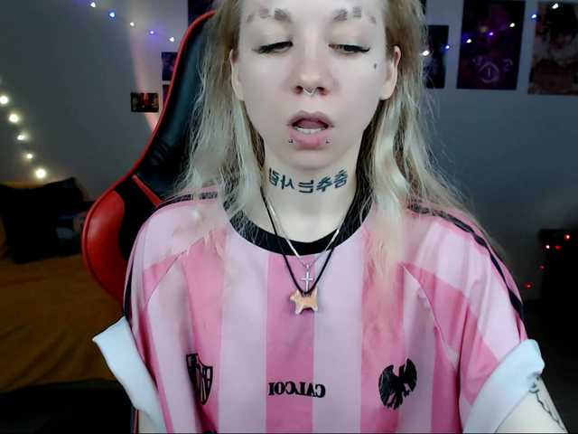 Nica-Kawaii live cam on BongaCams