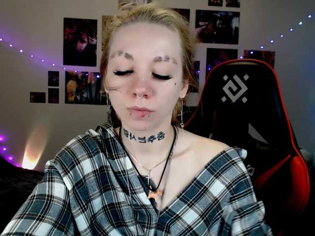 Nica-Kawaii live cam on BongaCams