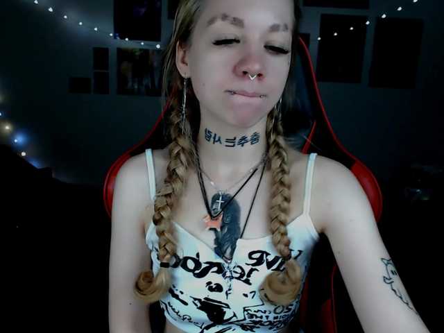 Nica-Kawaii live cam on BongaCams