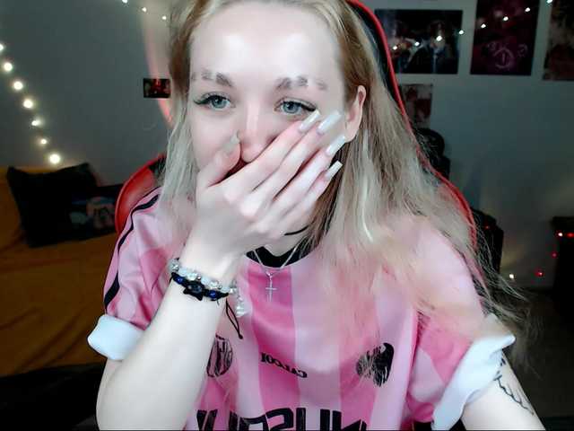 Nica-Kawaii live cam on BongaCams