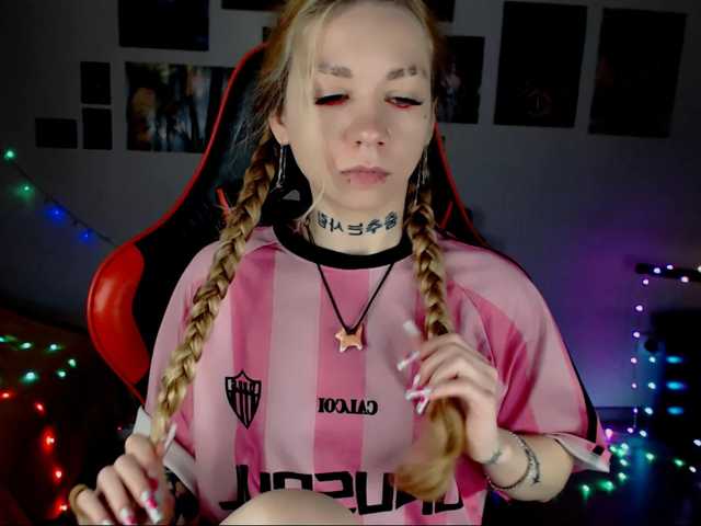 Nica-Kawaii live cam on BongaCams