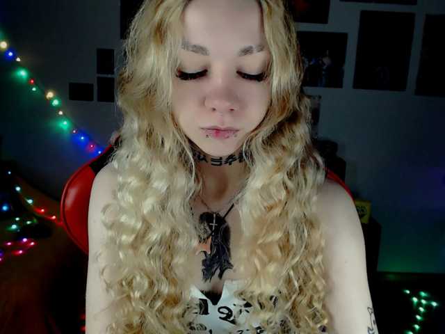 Nica-Kawaii live cam on BongaCams