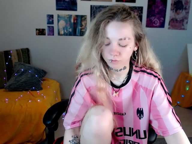 Nica-Kawaii live cam on BongaCams