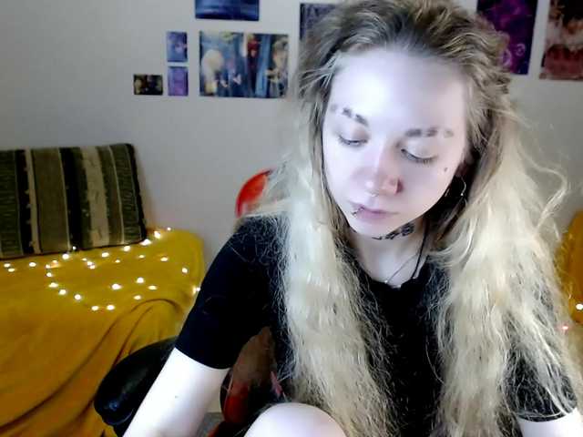 Nica-Kawaii live cam on BongaCams