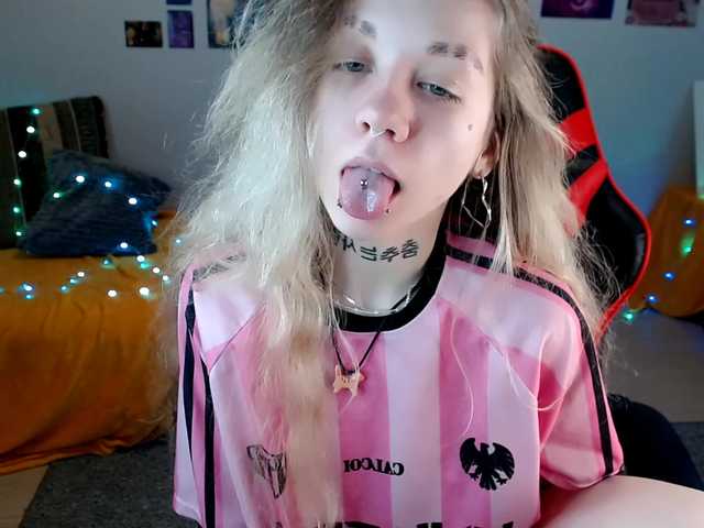Nica-Kawaii live cam on BongaCams