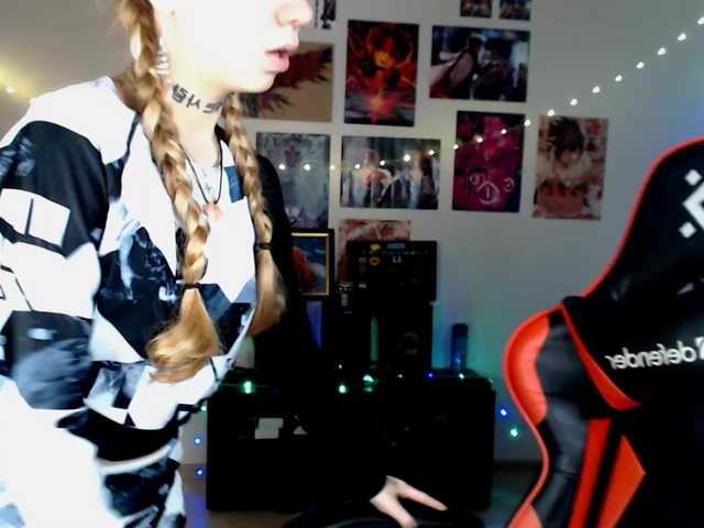 Nica-Kawaii live cam on BongaCams
