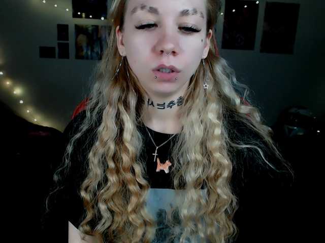 Nica-Kawaii live cam on BongaCams
