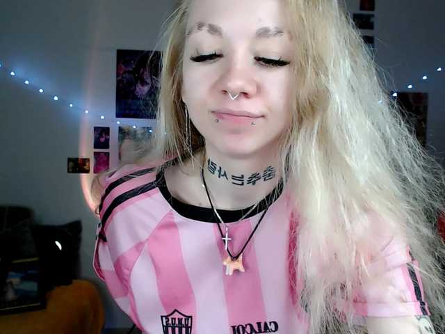 Nica-Kawaii live cam on BongaCams