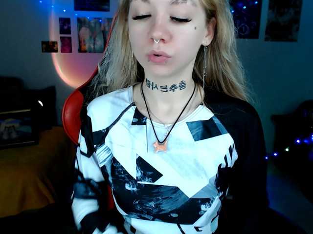 Nica-Kawaii live cam on BongaCams