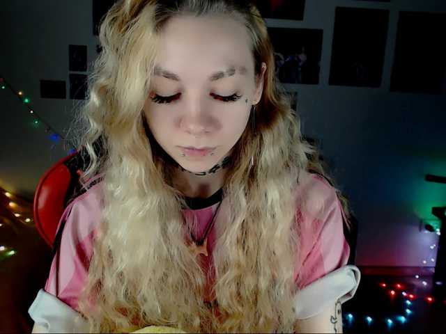 Nica-Kawaii live cam on BongaCams