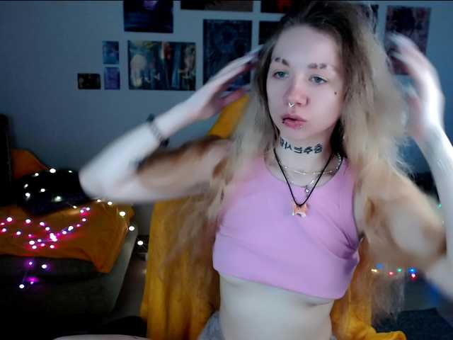 le modèle Nica-Kawaii est en webcam porno dans un show sur le site bongacams, il possède les tags suivants: White/Caucasian,Blonde,Shaved