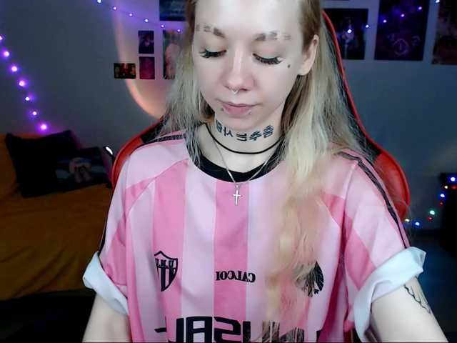 Nica-Kawaii live cam on BongaCams